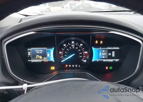 2015 Ford Fusion Energi Titanium z USA, uszkodzony, nr VIN 3FA6P0SU8FR242474